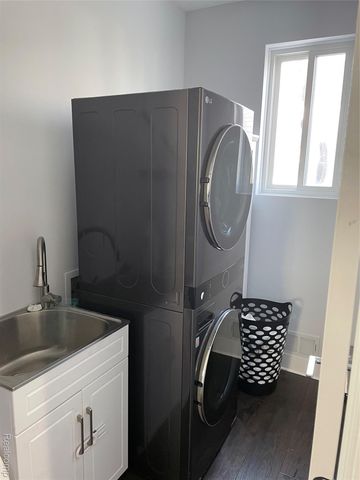 1430 Beachland Boulevard, Waterford Charter Township, MI 48328