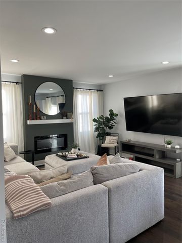 1430 Beachland Boulevard, Waterford Charter Township, MI 48328