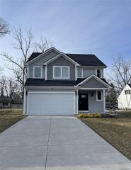 1430 Beachland Boulevard, Waterford Charter Township, MI 48328