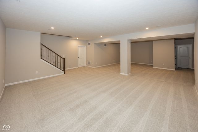 6648 Dogwood Drive, Mccordsville, IN 46055