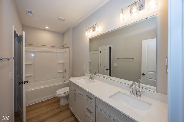 6648 Dogwood Drive, Mccordsville, IN 46055