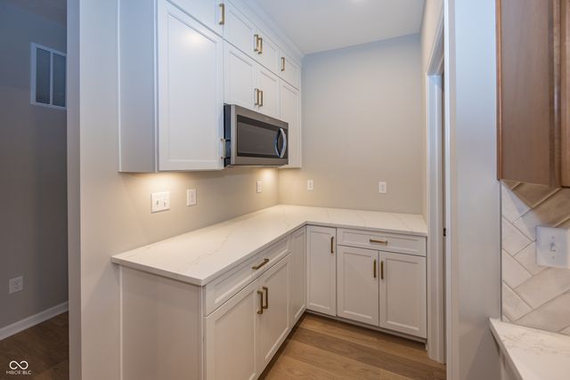 6648 Dogwood Drive, Mccordsville, IN 46055