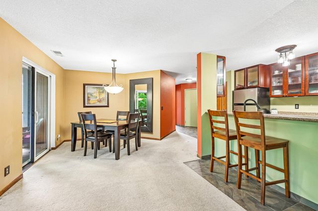 6030 Chasewood Parkway 201, Minnetonka, MN 55343