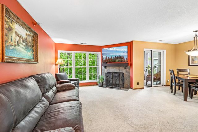 6030 Chasewood Parkway 201, Minnetonka, MN 55343