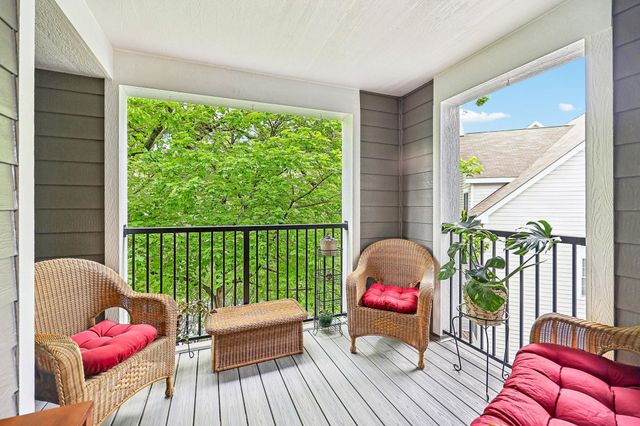 6030 Chasewood Parkway 201, Minnetonka, MN 55343