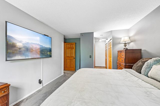 6030 Chasewood Parkway 201, Minnetonka, MN 55343