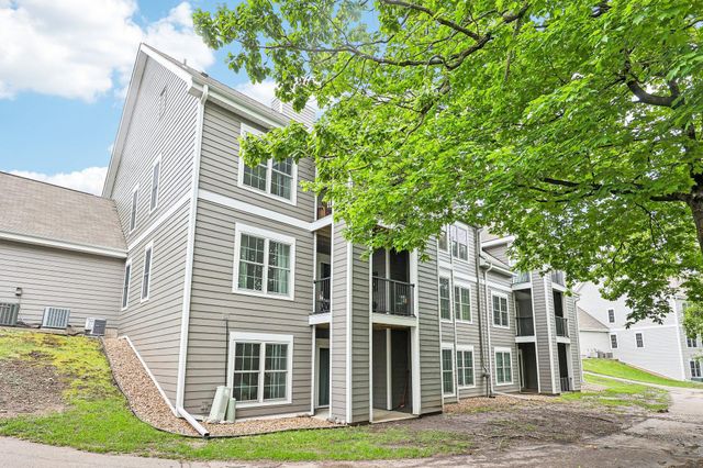 6030 Chasewood Parkway 201, Minnetonka, MN 55343