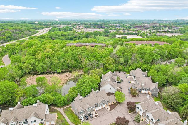6030 Chasewood Parkway 201, Minnetonka, MN 55343