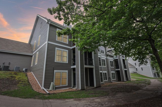 6030 Chasewood Parkway 201, Minnetonka, MN 55343