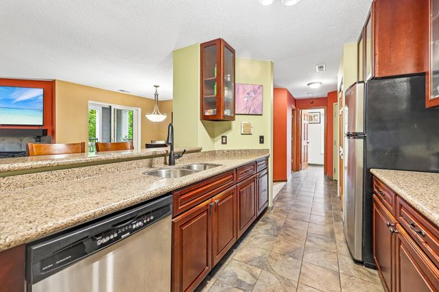 6030 Chasewood Parkway 201, Minnetonka, MN 55343