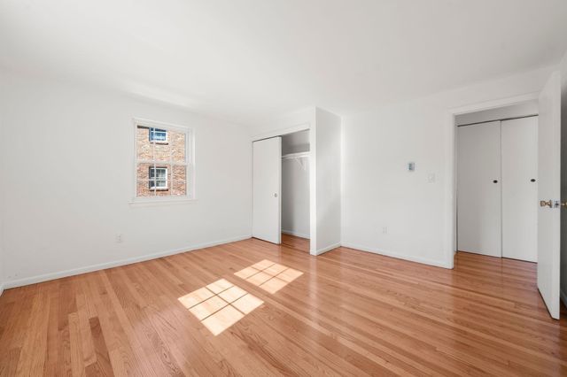 11 Colonial Village Dr 8, Arlington, MA 02474