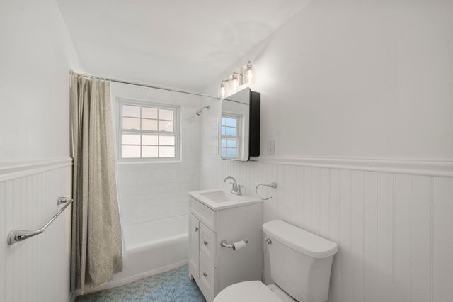 11 Colonial Village Dr 8, Arlington, MA 02474
