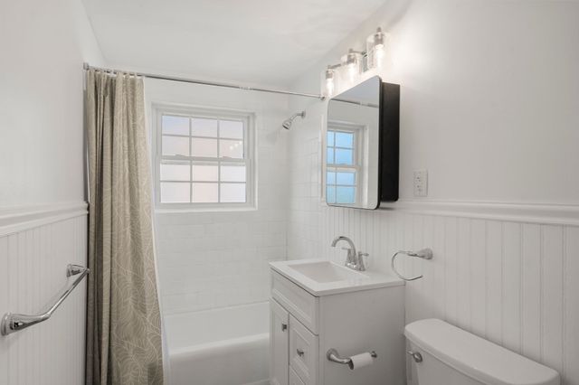 11 Colonial Village Dr 8, Arlington, MA 02474