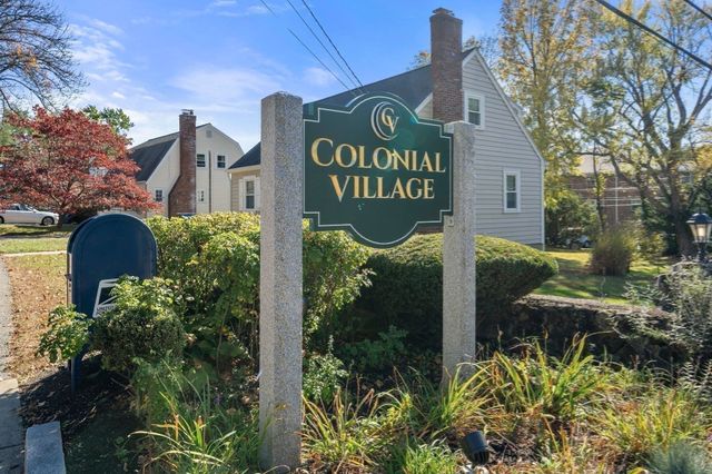 11 Colonial Village Dr 8, Arlington, MA 02474