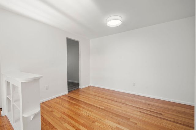 11 Colonial Village Dr 8, Arlington, MA 02474
