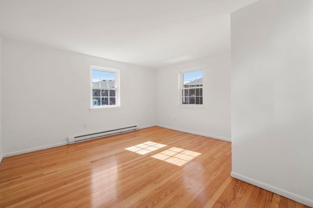 11 Colonial Village Dr 8, Arlington, MA 02474