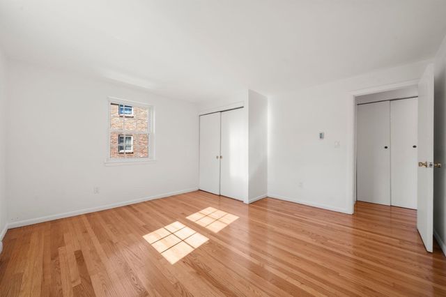 11 Colonial Village Dr 8, Arlington, MA 02474