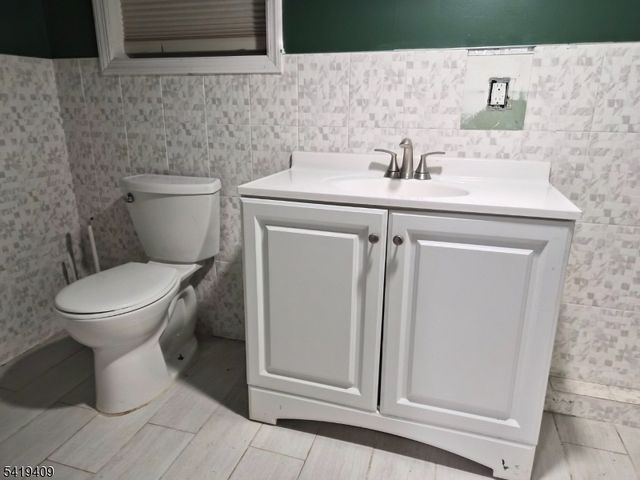 95 Farragut Rd, North Plainfield Boro, NJ 07062