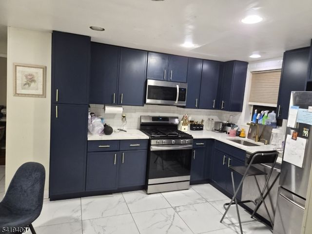 95 Farragut Rd, North Plainfield Boro, NJ 07062