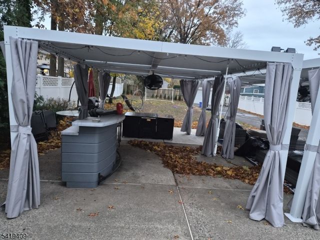 95 Farragut Rd, North Plainfield Boro, NJ 07062