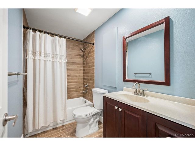 6153 S Jackson Gap Ct, Aurora, CO 80016