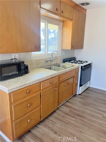 10 W Cypress Avenue, Redlands, CA 92373