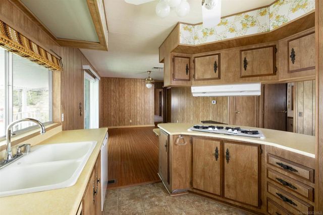 275 S Worthington 105, Spring Valley, CA 91977