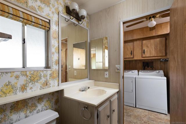 275 S Worthington 105, Spring Valley, CA 91977