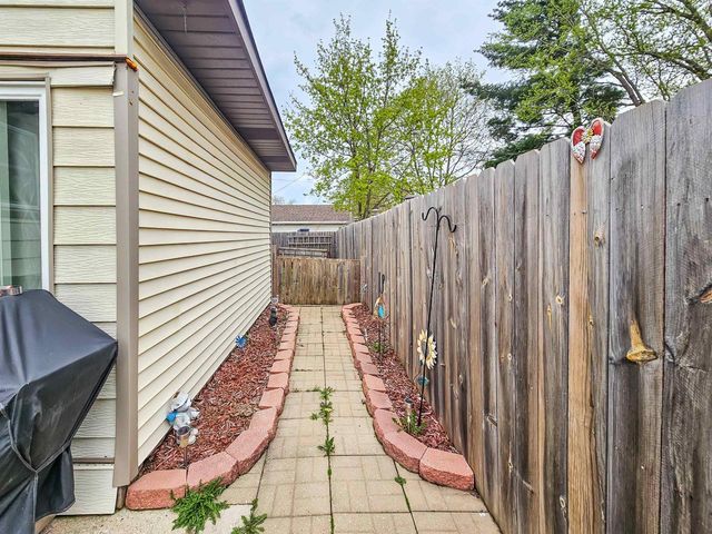 2309 Pioneer Drive, Beloit, WI 53511