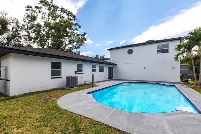 6119 19TH AVENUE N, St Petersburg, FL 33710