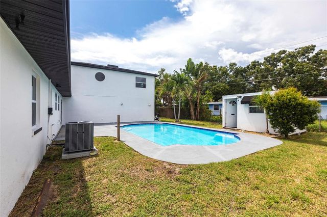 6119 19TH AVENUE N, St Petersburg, FL 33710