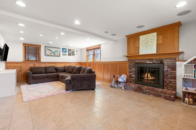 19 Elizabeth Lane, Newburyport, MA 01950