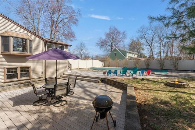 19 Elizabeth Lane, Newburyport, MA 01950