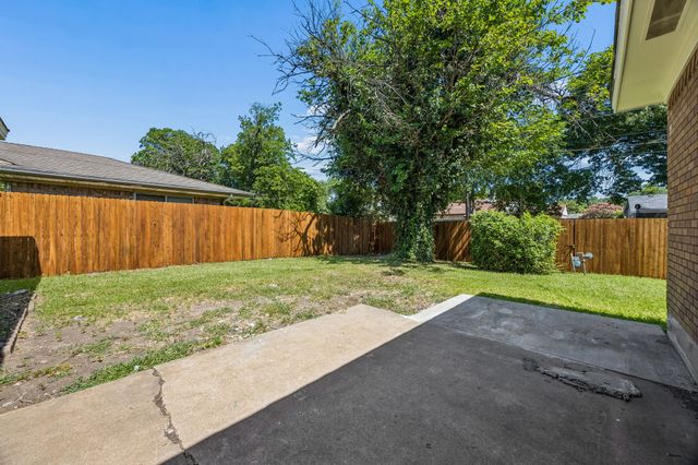 1725 Bardfield Avenue, Garland, TX 75041