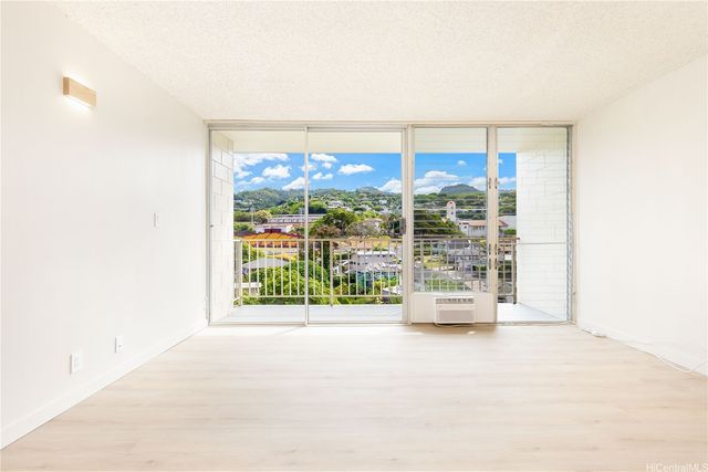 1687 Pensacola Street 1004, Honolulu, HI 96822
