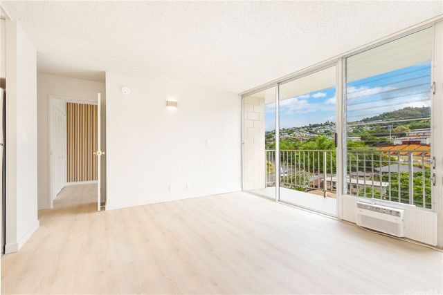 1687 Pensacola Street 1004, Honolulu, HI 96822