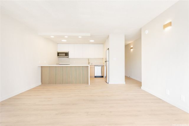 1687 Pensacola Street 1004, Honolulu, HI 96822