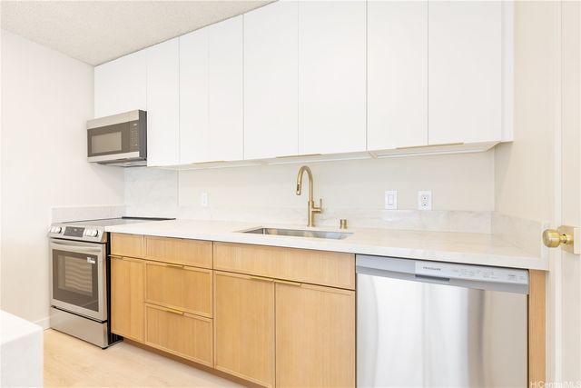 1687 Pensacola Street 1004, Honolulu, HI 96822