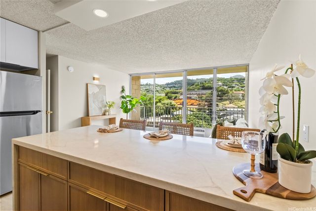 1687 Pensacola Street 1004, Honolulu, HI 96822