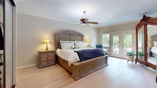 734 Plainwood Drive, Houston, TX 77079