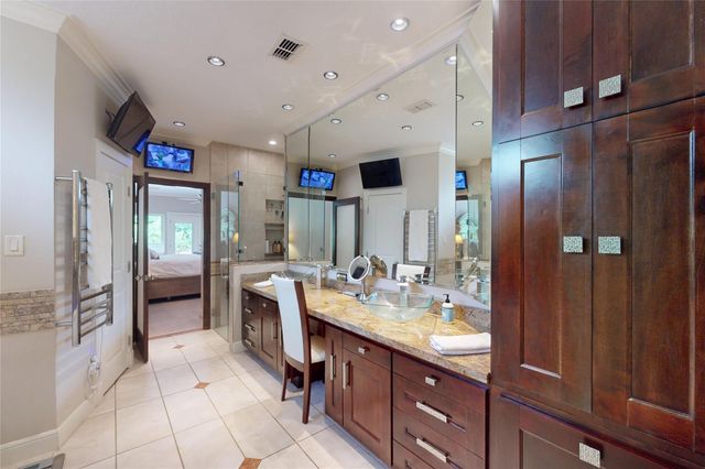 734 Plainwood Drive, Houston, TX 77079