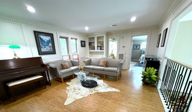 734 Plainwood Drive, Houston, TX 77079