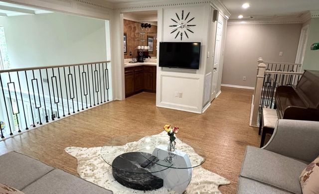 734 Plainwood Drive, Houston, TX 77079