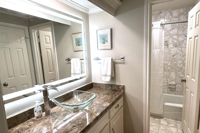 734 Plainwood Drive, Houston, TX 77079