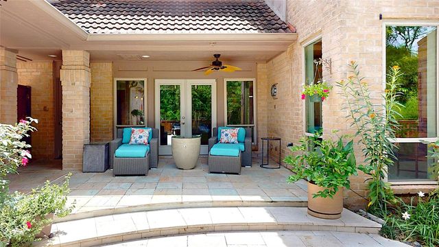 734 Plainwood Drive, Houston, TX 77079