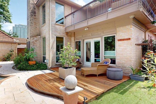 734 Plainwood Drive, Houston, TX 77079