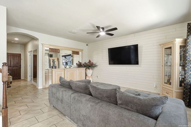 529 Saddle Gln, Cibolo, TX 78108