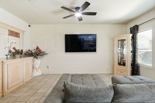 529 Saddle Gln, Cibolo, TX 78108