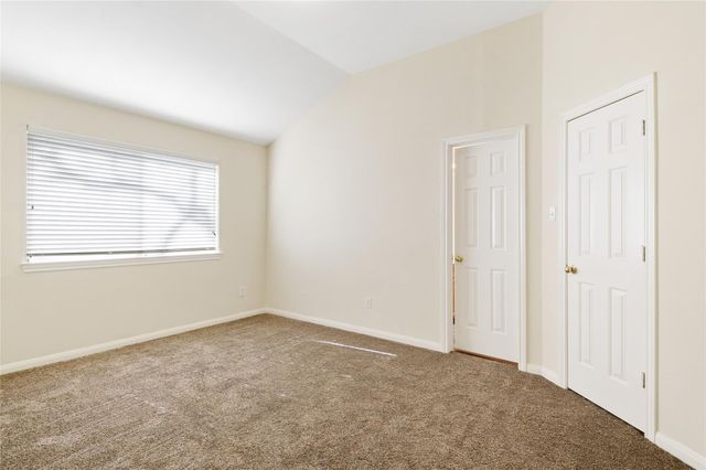 203 Paradise Lane, Montgomery, TX 77356