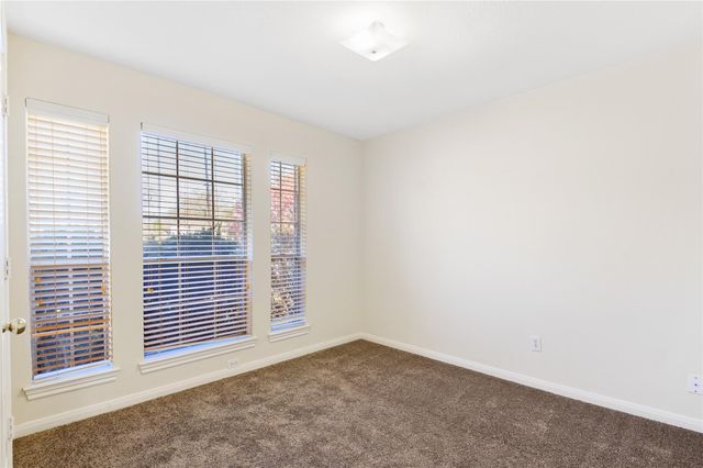 203 Paradise Lane, Montgomery, TX 77356